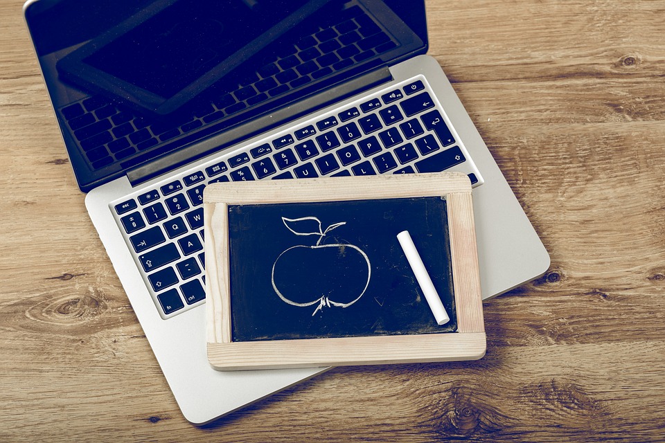 apple-1620872_960_720